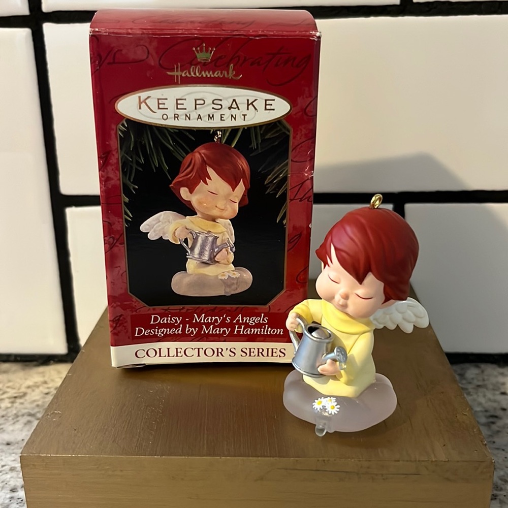 Hallmark ornament - Mary’s Angels - Daisy